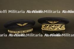 Lot de 2 casquettes d’officier général de l’Armée de l’air (général Loubet)