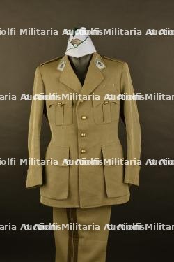 Veste et pantalon d’un commandant de tirailleurs marocains