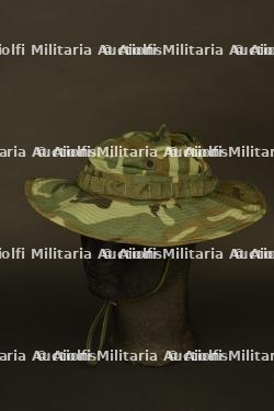 Chapeau de jungle camouflé