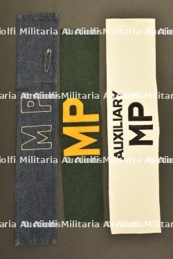 Ensemble de brassards de la Military Police