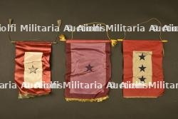 Ensemble de drapeaux de présence d’un soldat au front