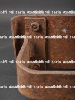 Pare-chocs de véhicule allemand. German vehicle bumper. — miniature 17