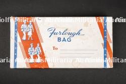 Trousse de toilette dans son carton d'origine