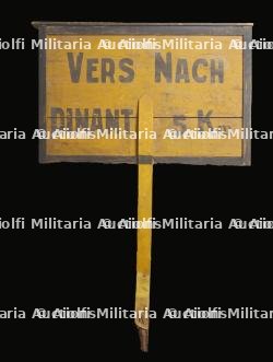 Panneau allemand Nach Dinant. German sign "Nach Dinant. — photo 1