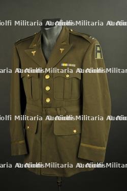 Vareuse du capitaine CJ Osborn du Medical Corps US