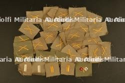 Important ensemble d'insignes de grade et de spécialité US