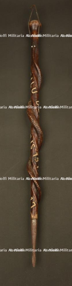 Canne gravée d'un poilu