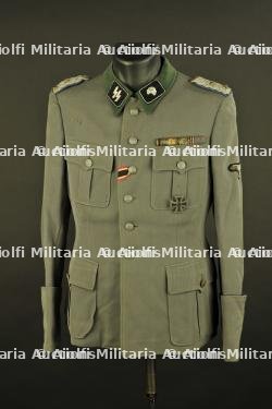 Reproduction de vareuse de la Waffen SS