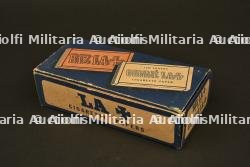 Boite en carton publicitaire pour les papiers à cigarette Riz LA et Gommé La