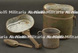 Gamelle et quart allemands.