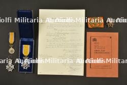 Pays-Bas, medailles de l’ordre d’Orange-Nassau et insignes. Netherlands, Order of Orange-Nassau decorations and badges.