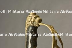Sabre de chasseur de la Garde civique et sabre d’enfant a tete de lion. Civic Guard chasseur sabre and child’s lion-head sabre. — photo 2