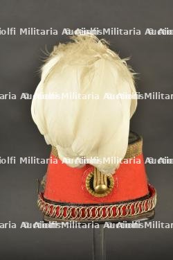 Shako d’officier du 2e regiment de chasseurs a cheval. Officer’s shako of the 2nd Mounted Chasseurs Regiment.