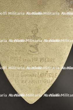 Truelle de pose de la premiere pierre de la caserne des Grenadiers, rue des Petits Carmes. Foundation-stone trowel from the Grenadiers’ barracks on Rue des Petits Carmes. — photo 2