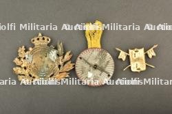 Insignes de coiffures militaires belges. Belgian military headdress insignia. — photo 2