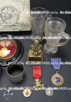 Ensemble d’objets patriotiques du regne de Leopold II. Collection of patriotic objects from the reign of Leopold II. — photo 4