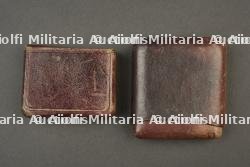 Lot de deux pharmacies de poche. Set of two pocket first-aid kits. — photo 7