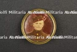 Bracelets d’identite et souvenirs des 2e, 4e et 22e regiments de ligne de Gand et de Bruges. Identity bracelets and memorabilia of the 2nd, 4th and 22nd Line Regiments of Ghent and Bruges. — photo 2