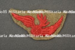 Rare insigne belge d’artillerie de tranchee, modele 1917. Rare Belgian trench artillery insignia, 1917 pattern.