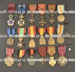 Lot de 18 medailles belges Group of 18 Belgian medals