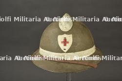Casque Adrian M1931 de la Croix-Rouge belge. Belgian Red Cross M1931 Adrian helmet.