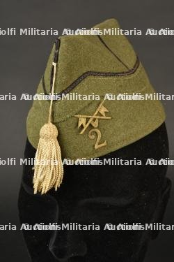Bonnet de police de troupe du 2e Lanciers. Enlisted man’s side cap of the 2nd Lancers.