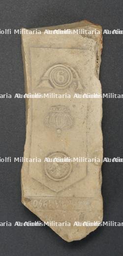 Pierre sculptee du 9e Chasseurs a Pied, 1940. Carved stone commemorating the 9th Foot Chasseurs, 1940.