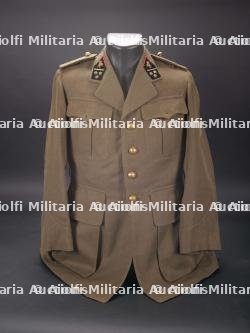 Veste modele 1935 d un capitaine-commandant du Genie. Model 1935 Engineers captain-commandant s tunic.