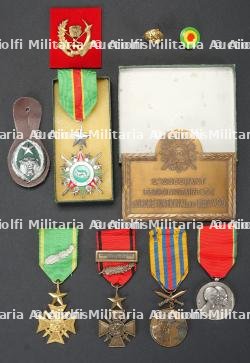 Insignes et medailles du Zaïre. Badges and medals from Zaire.