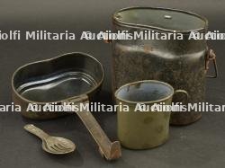 Gamelle et quart allemands.