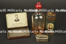 Lot de petits objets du quotidien du poilu, couture et hygiène — miniature 4