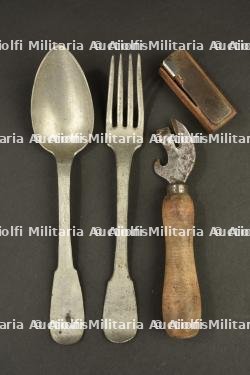 Ensemble de couverts, ouvres boîte de poilu
