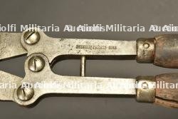 Lot d'outils individuels français de Poilu, pinces, hache et pelle — photo 3