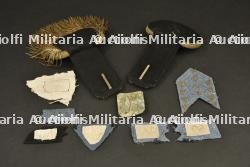 Lot de pattes de col épaulettes de sous officiers et d'officiers. — photo 2