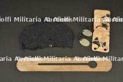 Lot plaques d'identité et nécessaire couture d'artilleur — miniature 2