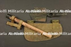 Outil pelle pioche anglais avec sa sacoche en web et un manche — miniature 4