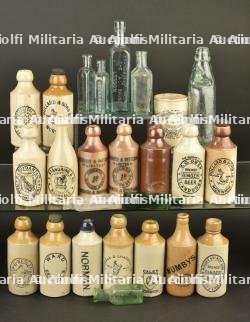 Lot de bouteilles anglaises en grés et verre — vignette 1