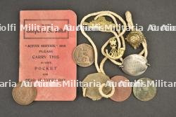 Plaques d'identité du Major C.A.Boone du 123rd Battalion Royal Grenadiers et du Private E. Turner du 76th Battalion, pip et collar badges