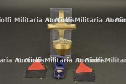 Insignes tissu, bague artisanale Vimy et bénitier d'un soldat du 25th Battalion CEF