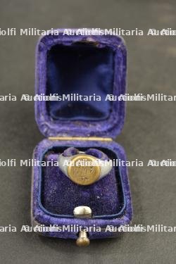 Insignes tissu, bague artisanale Vimy et bénitier d'un soldat du 25th Battalion CEF — photo 4