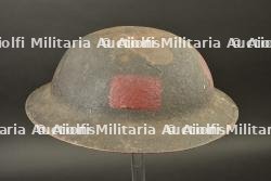 Casque MkI de la 2nde batterie d'artillerie de la 1e Division Canadienne avec 3 insignes peints — miniature 8