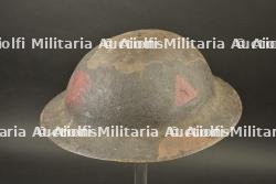 Casque MkI de la 2nde batterie d'artillerie de la 1e Division Canadienne avec 3 insignes peints — miniature 10