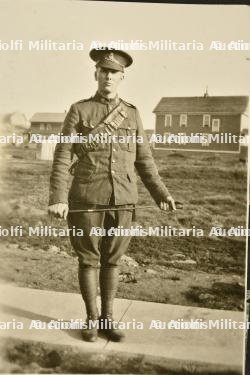 Lot artisanat dont Vimy et documents relatifs à la Canadian Artillery — miniature 7