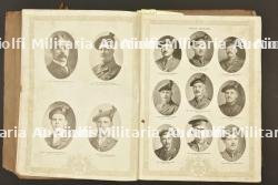 Ensemble de publications relatives à des bataillons canadiens écossais — photo 3