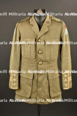 Tunique du Captain P. B. Johnson montée avec insignes du 1st Canadian Mounted Rifles — photo 1