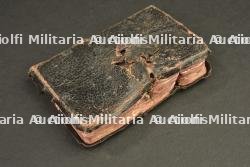 Bible avec impact ayant appartenu au Lieutenant W. Douglas Aird, Machine Gun Corps, 44th Battalion CEF tombé à Passchendaele — miniature 6