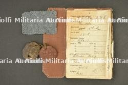 Ensemble Pay Book, patch tissu et plaques d'identités du soldat Holmes du 52nd Battalion CEF — photo 1