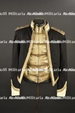 Ensemble gilet et habit de mess d'un Lieutenant Colonel attribué à l'armée indienne