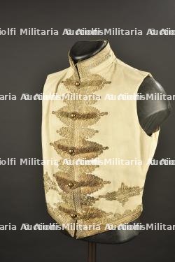 Ensemble gilet et habit de mess d'un Lieutenant Colonel attribué à l'armée indienne — miniature 3