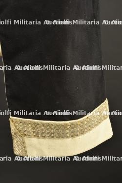Ensemble gilet et habit de mess d'un Lieutenant Colonel attribué à l'armée indienne — miniature 14